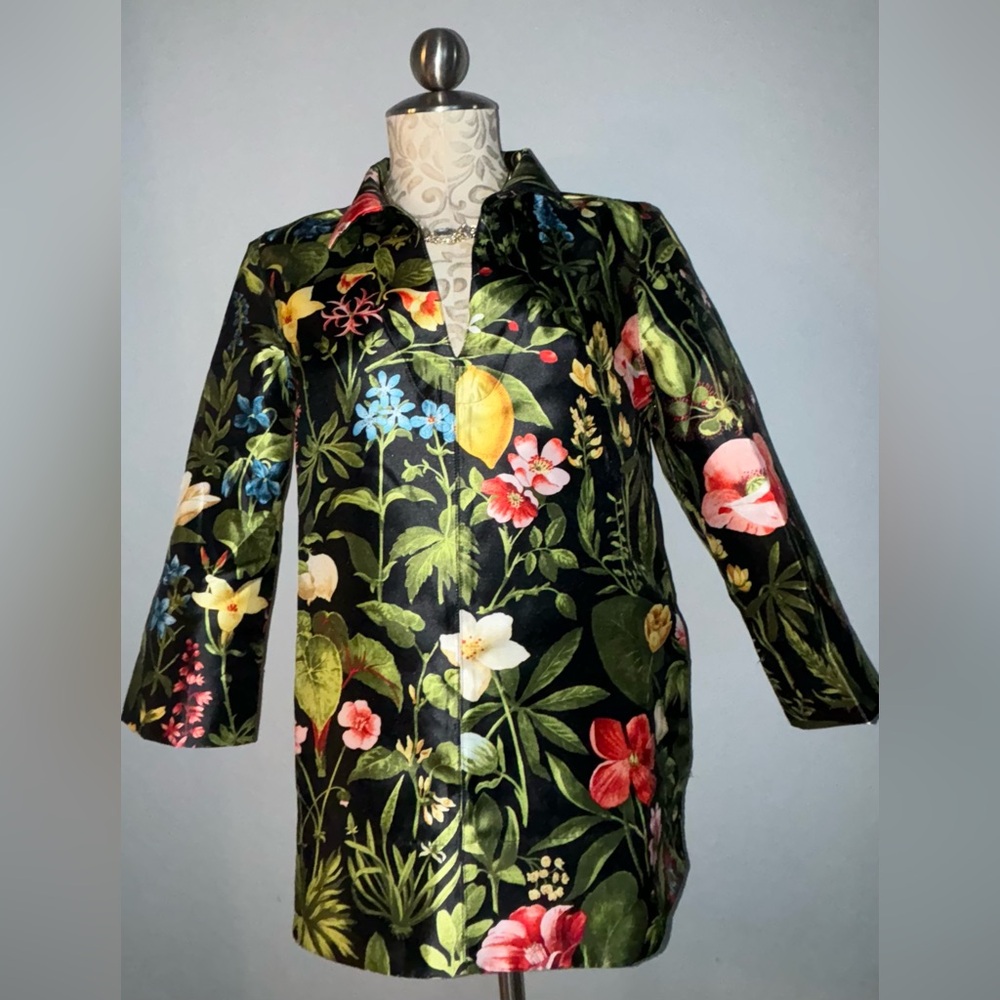 Tuckernuck Margot Sz Small Black Green Botanical Floral 3/4 Sleeve V Neck. #47